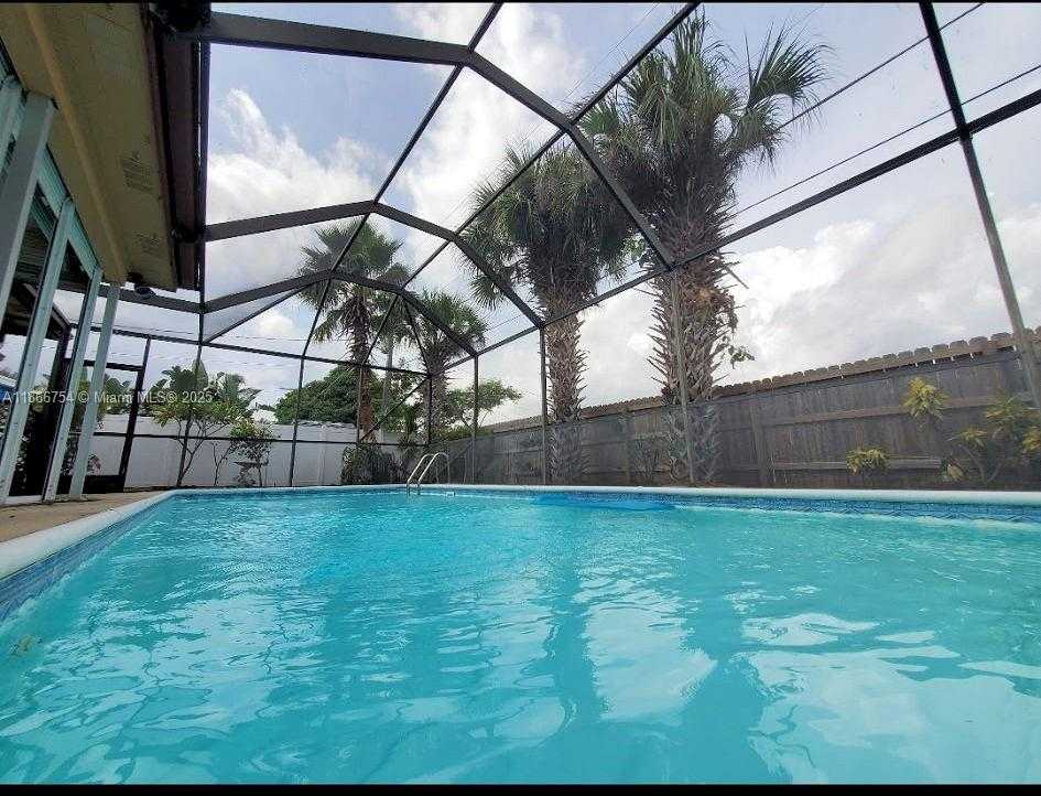 Small Image of 3753 COELEBS AVE, Boynton Beach Number 14