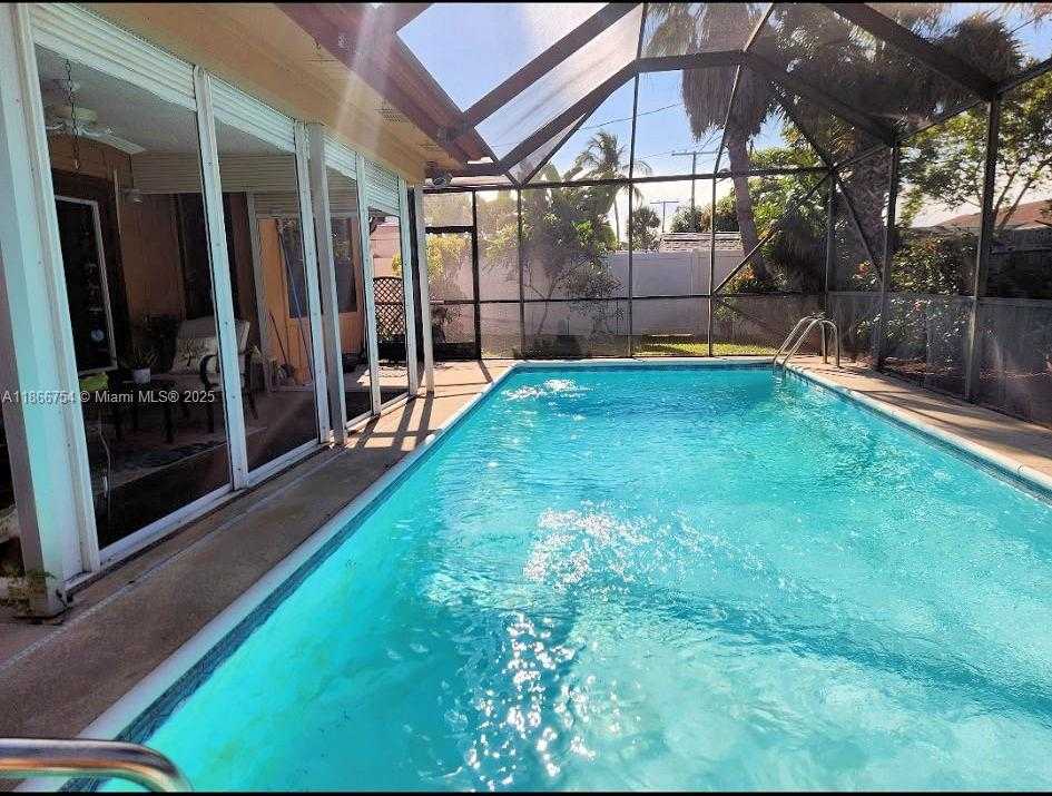 Small Image of 3753 COELEBS AVE, Boynton Beach Number 15