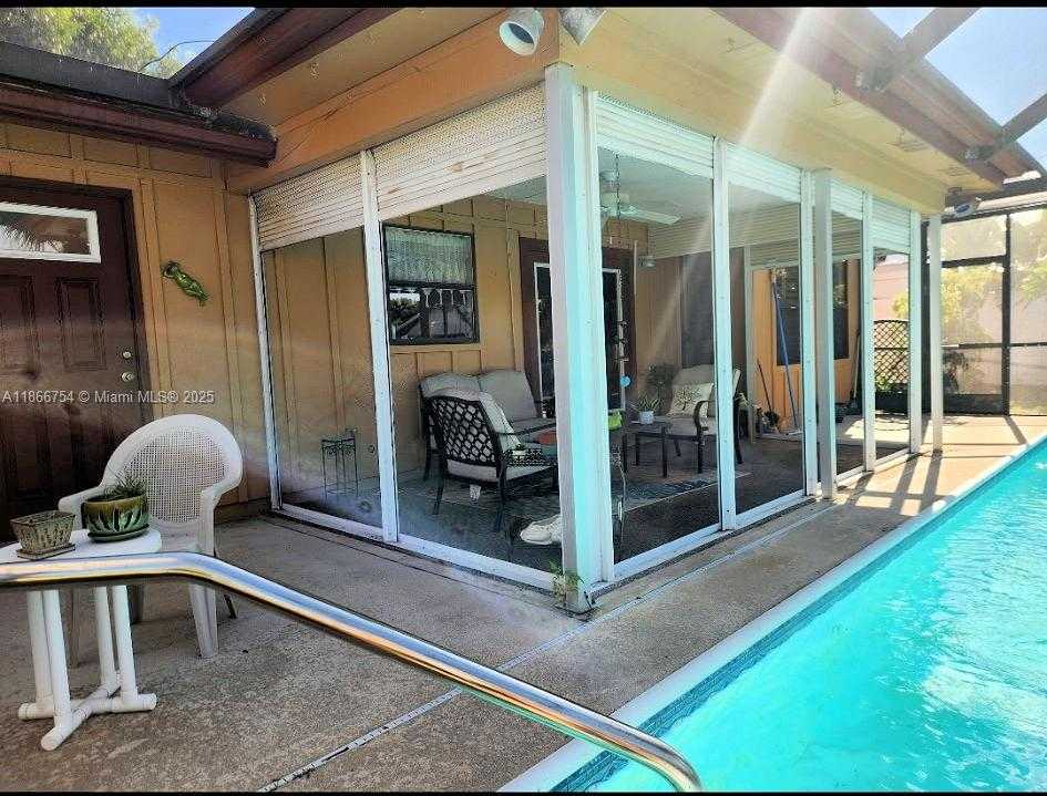 Small Image of 3753 COELEBS AVE, Boynton Beach Number 16