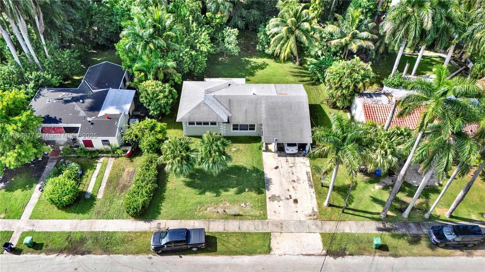 Small Image of 130 NORTH WEST 85TH ST, Miami Number 2