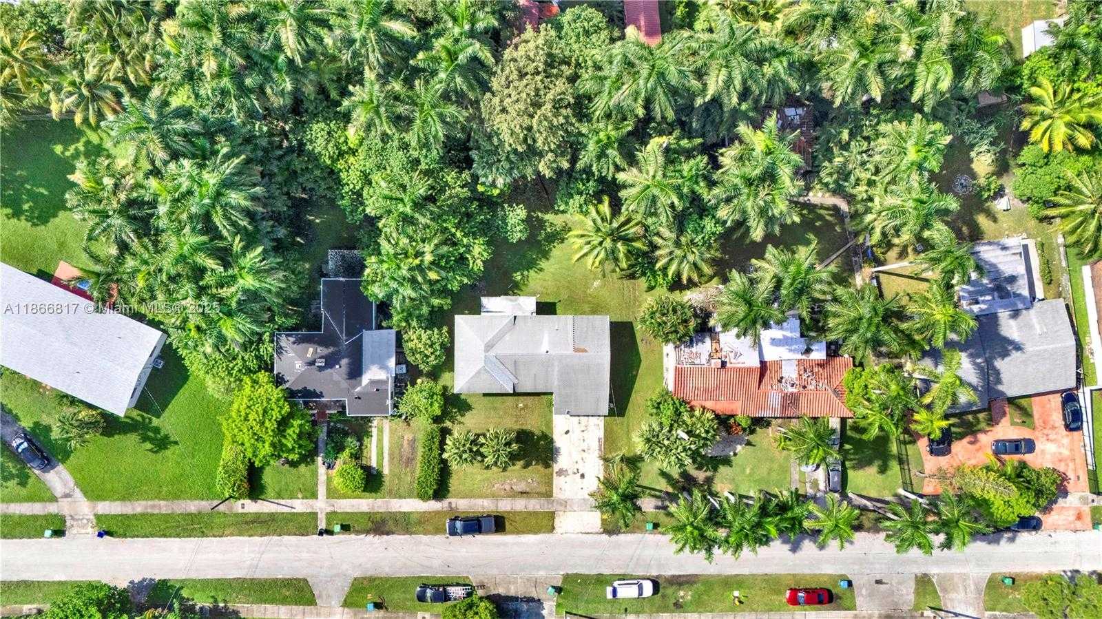 Small Image of 130 NORTH WEST 85TH ST, Miami Number 4