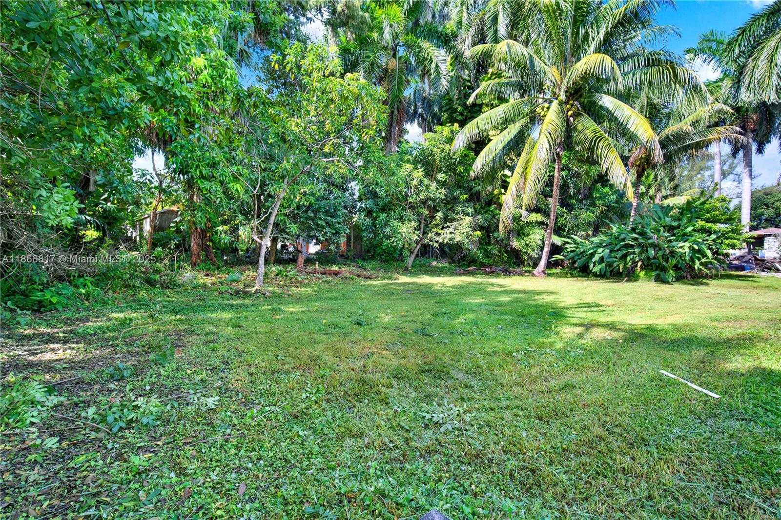 Small Image of 130 NORTH WEST 85TH ST, Miami Number 5
