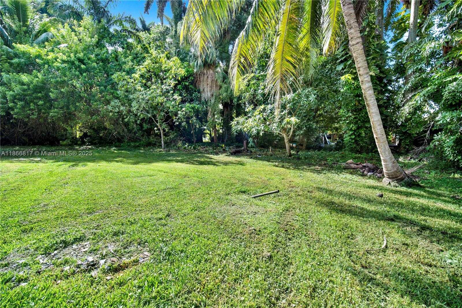 Small Image of 130 NORTH WEST 85TH ST, Miami Number 6