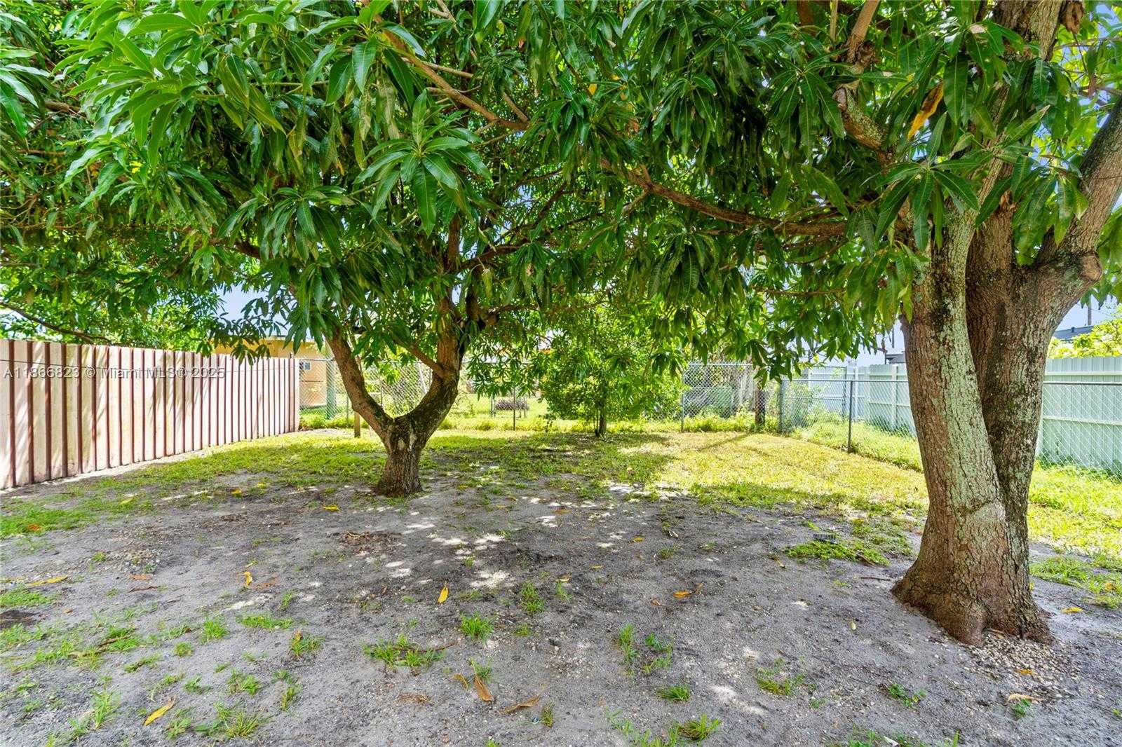 Small Image of 270 WEST 15TH ST, Hialeah Number 21