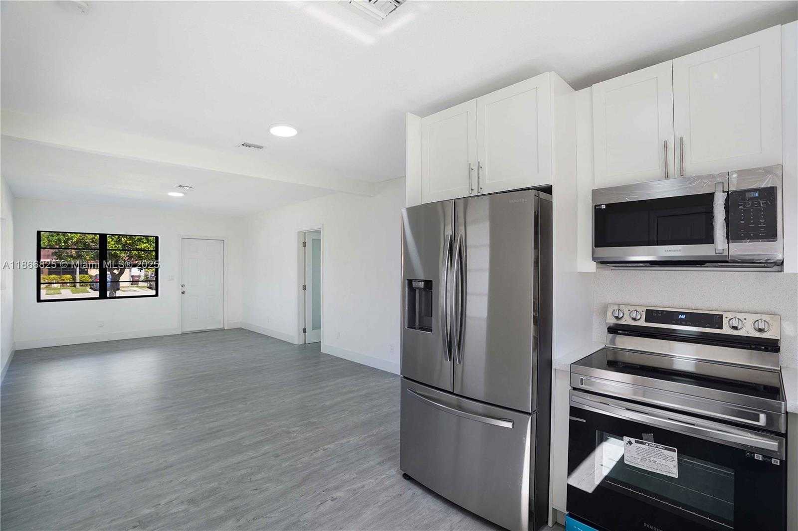 Small Image of 50 EAST 13TH ST, Hialeah Number 10