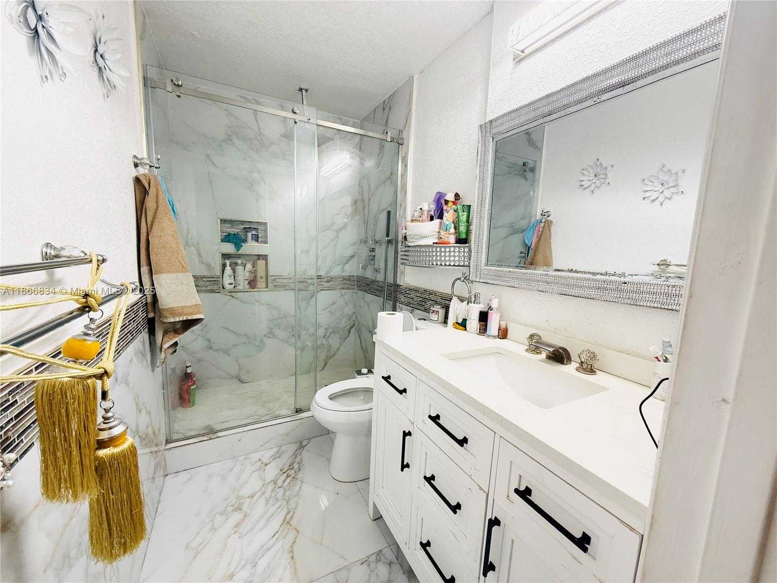 Small Image of 6360 WEST 8TH AVE, Hialeah Number 16