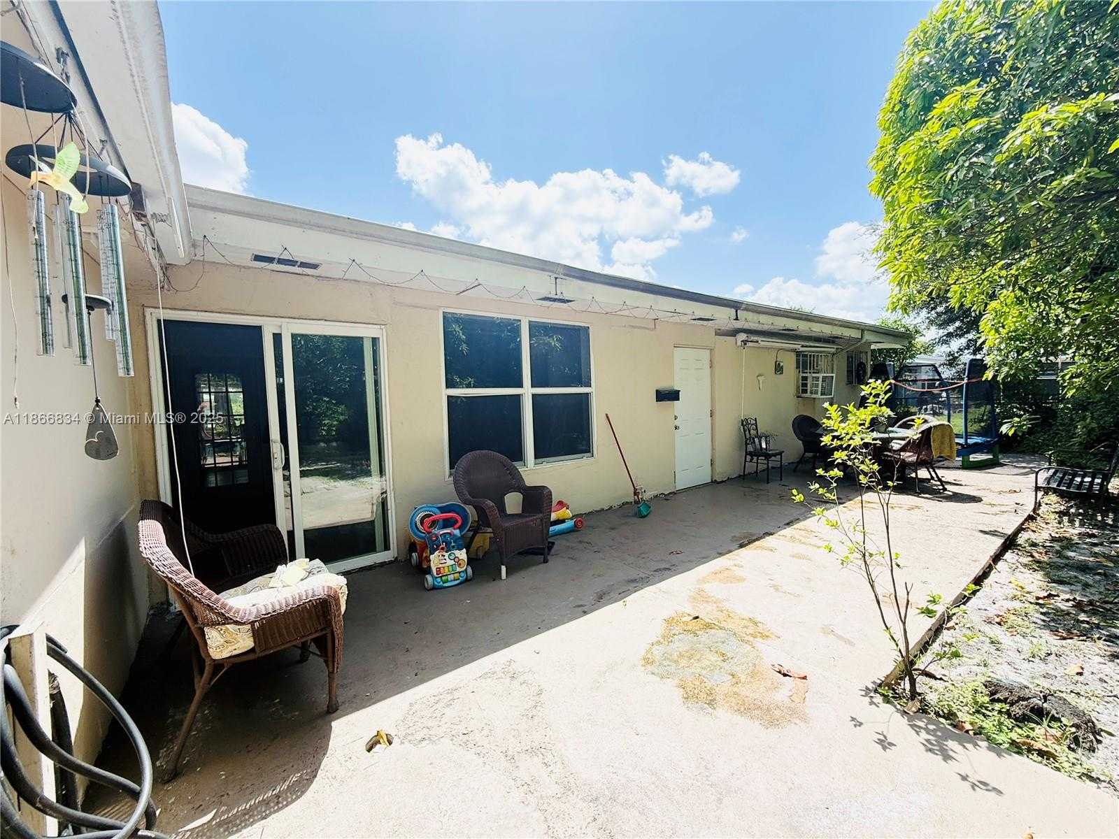 Small Image of 6360 WEST 8TH AVE, Hialeah Number 19