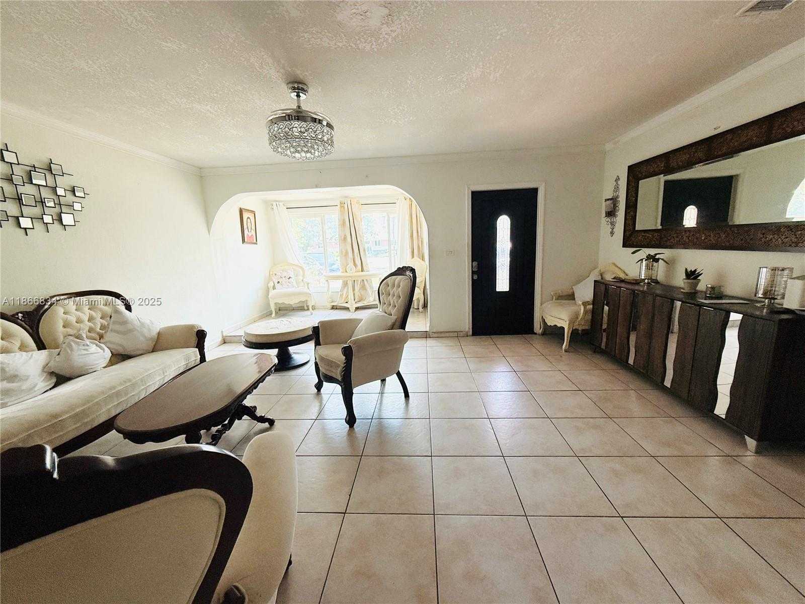 Small Image of 6360 WEST 8TH AVE, Hialeah Number 2