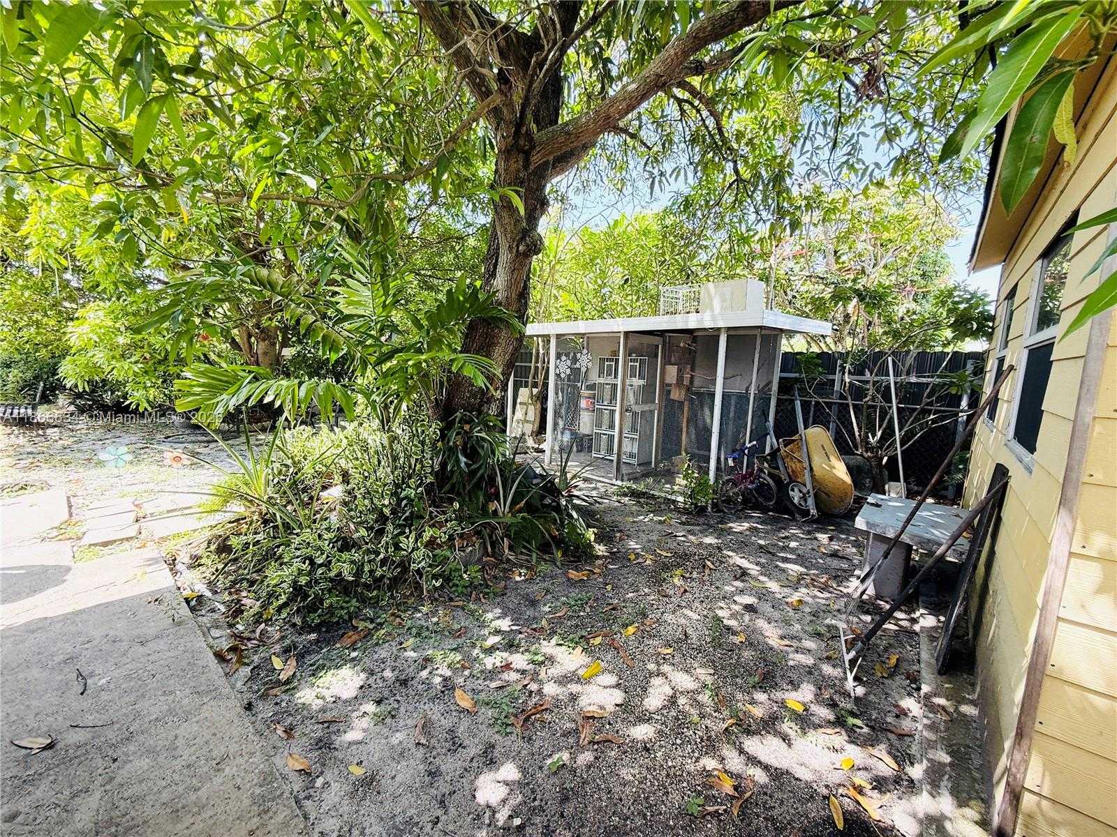 Small Image of 6360 WEST 8TH AVE, Hialeah Number 20