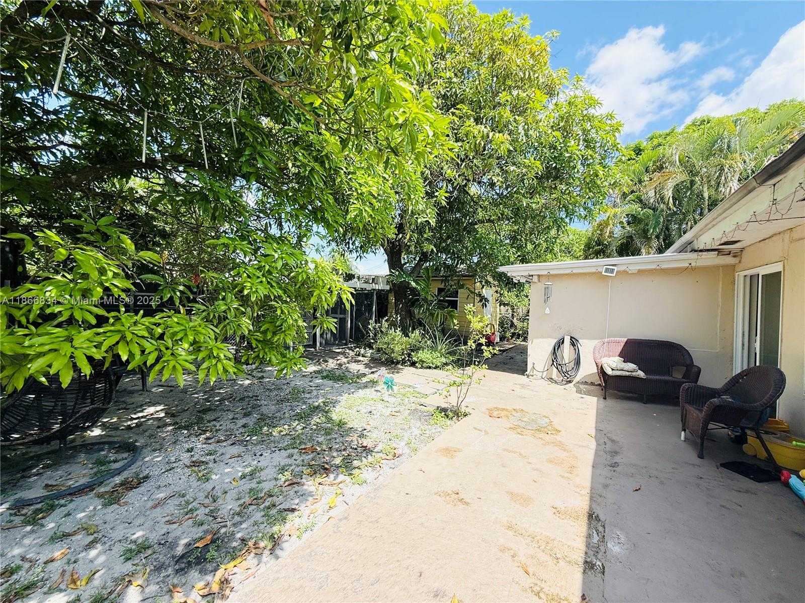 Small Image of 6360 WEST 8TH AVE, Hialeah Number 22
