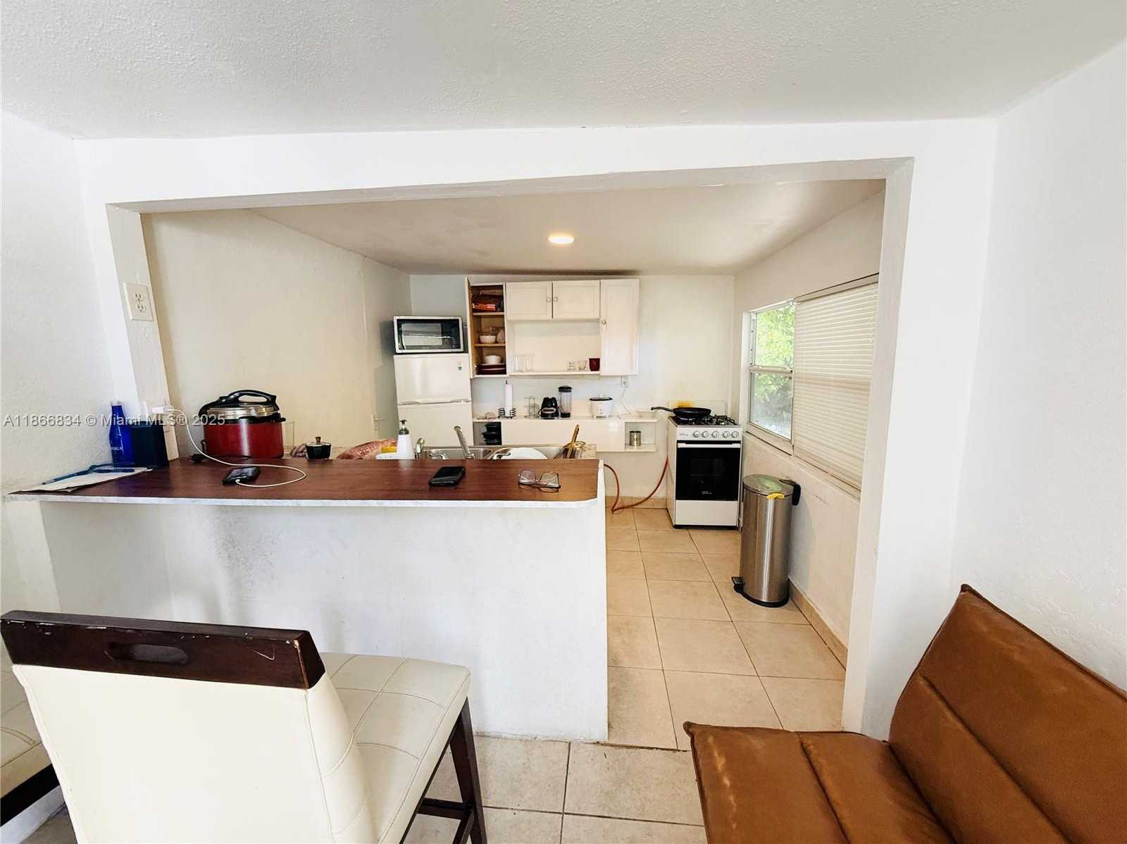 Small Image of 6360 WEST 8TH AVE, Hialeah Number 23