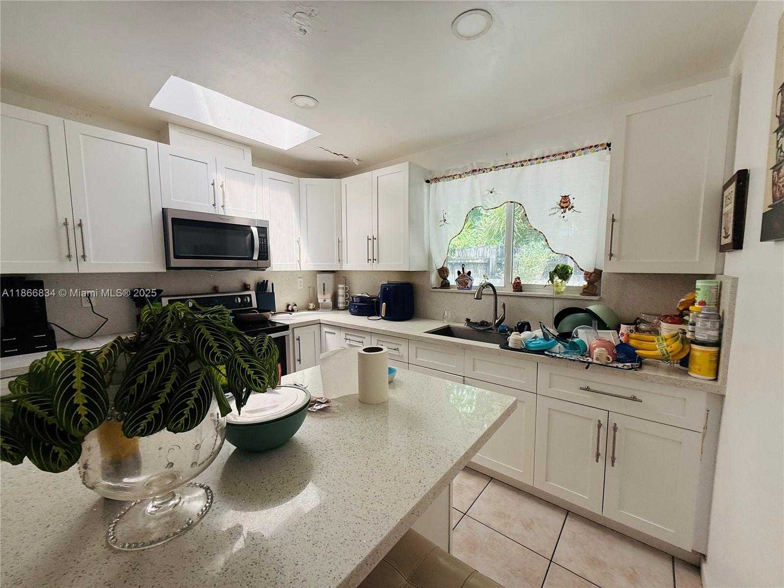Small Image of 6360 WEST 8TH AVE, Hialeah Number 5