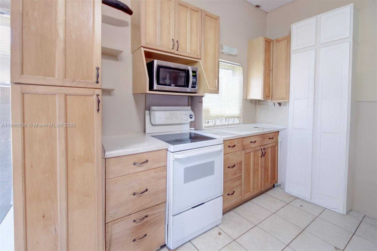 Small Image of 23500 SOUTH WEST 153RD CT, Homestead Number 24
