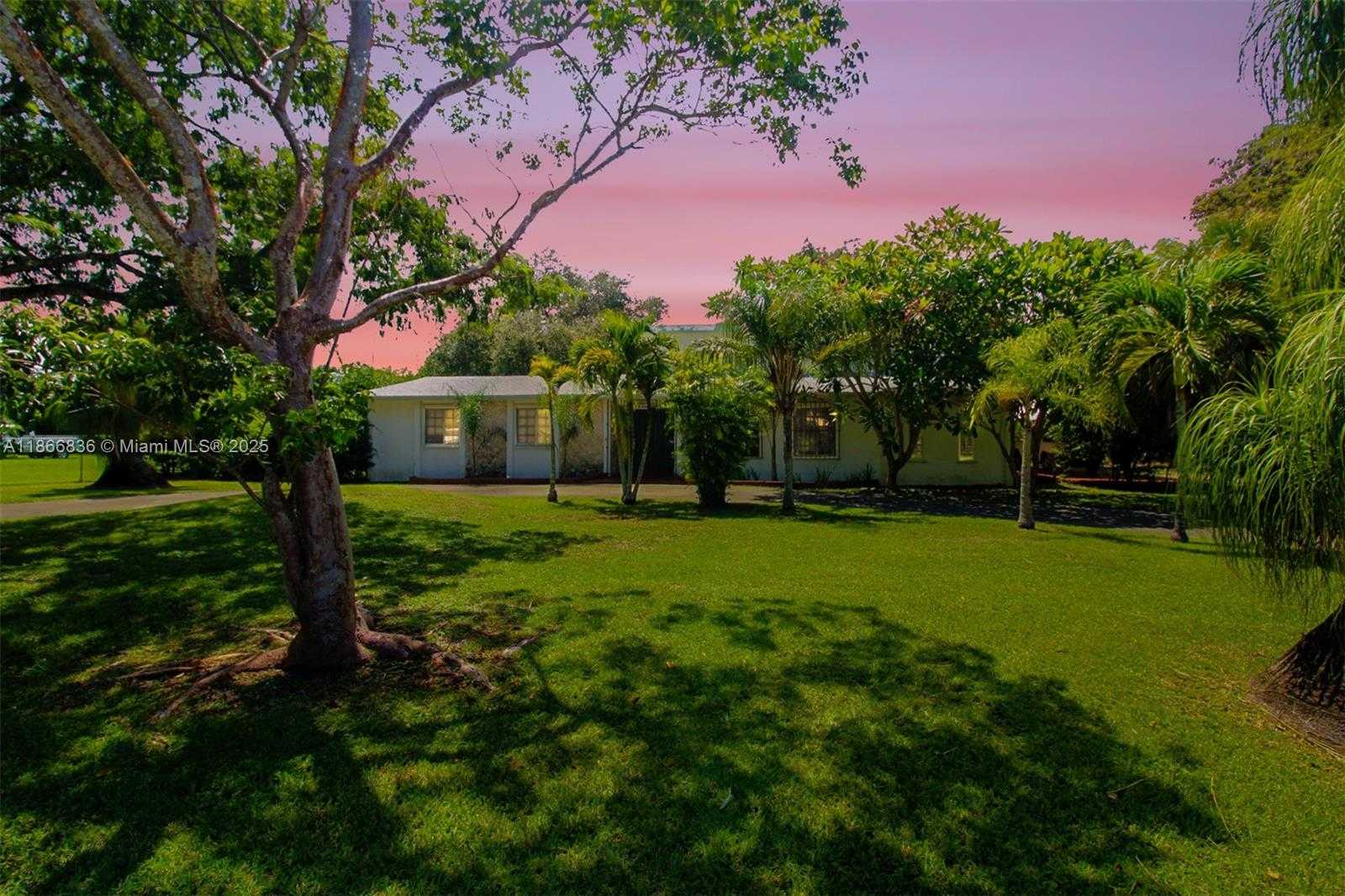 Small Image of 23500 SOUTH WEST 153RD CT, Homestead Number 3