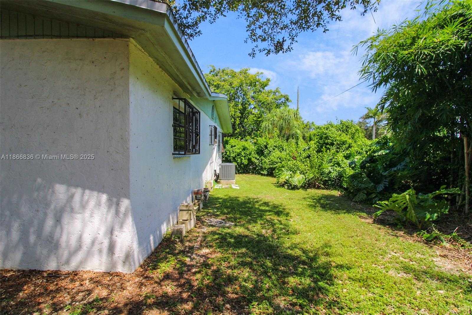 Small Image of 23500 SOUTH WEST 153RD CT, Homestead Number 32