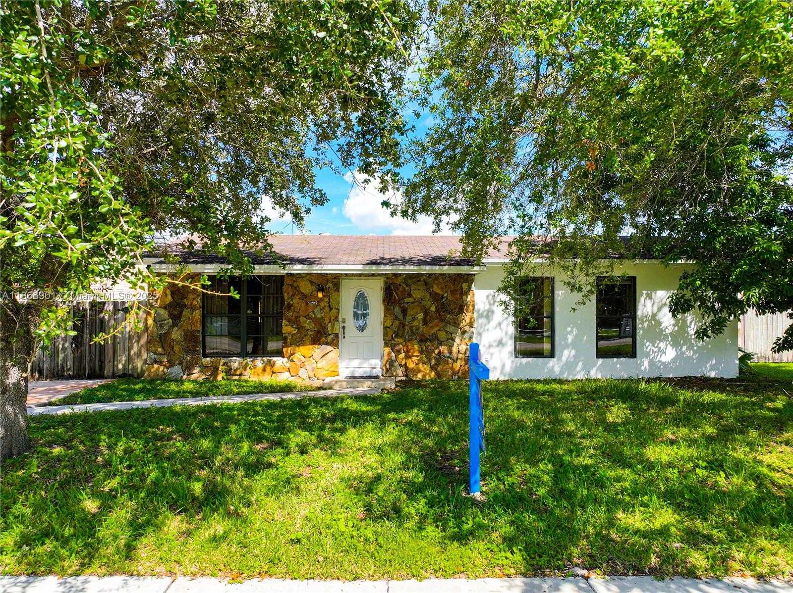 Small Image of 26234 SOUTH WEST 128TH CT, Homestead Number 43
