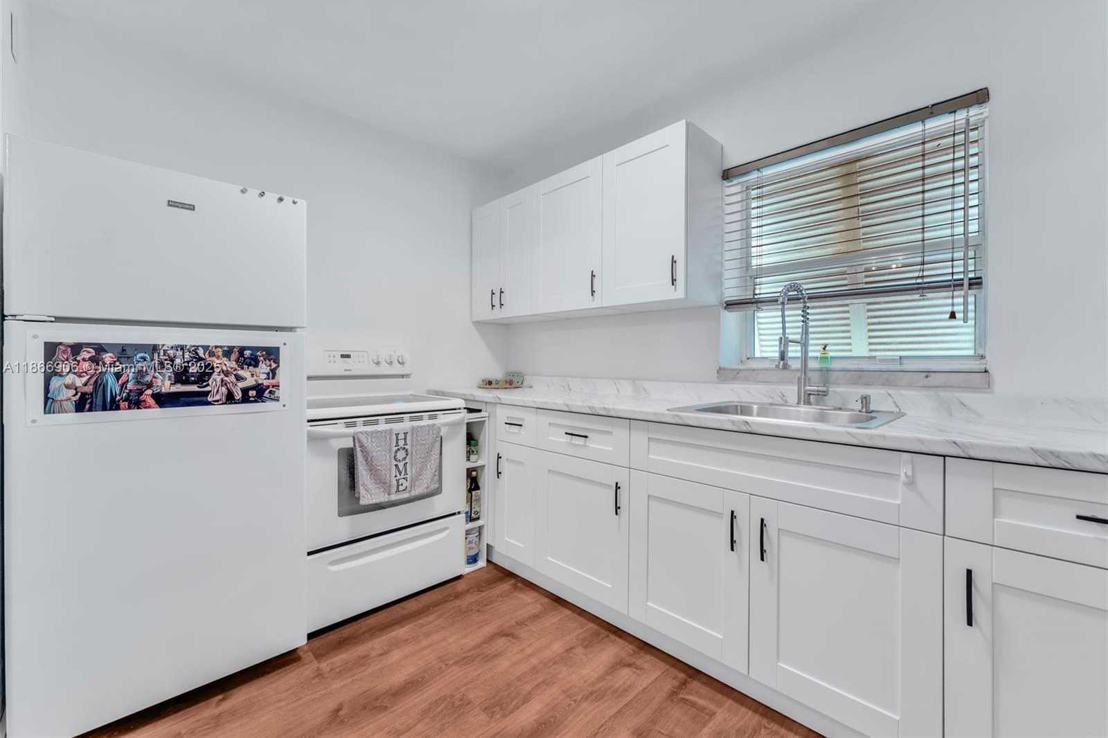 Small Image of 925 NORTH WEST 4TH AVE, Homestead Number 10