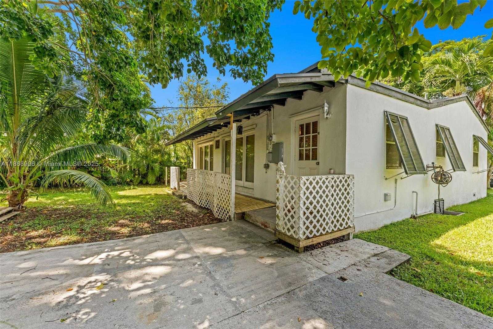 Small Image of 925 NORTH WEST 4TH AVE, Homestead Number 17