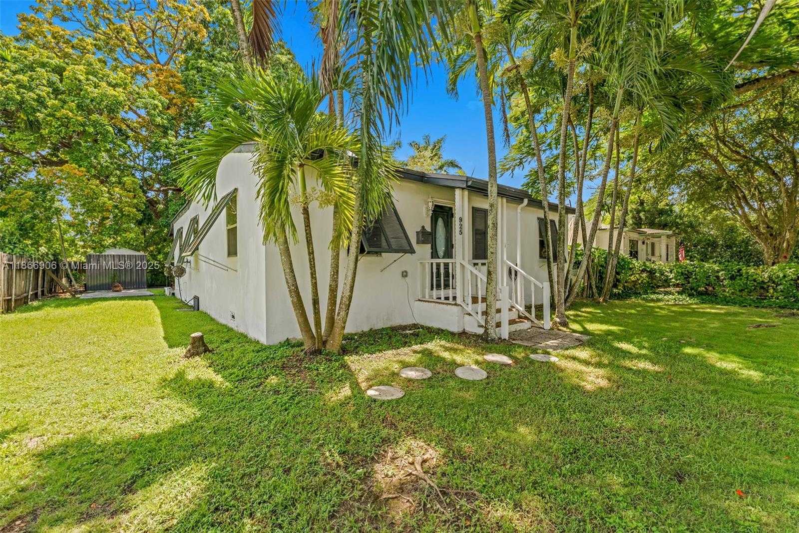 Small Image of 925 NORTH WEST 4TH AVE, Homestead Number 3