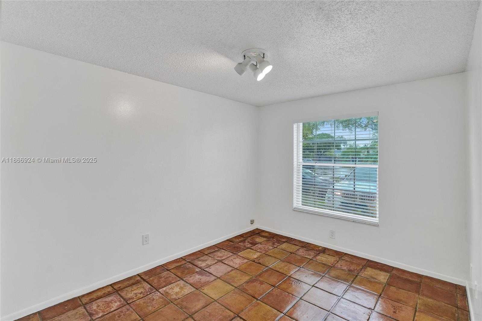 Small Image of 22255 SOUTH WEST 97TH CT, Cutler Bay Number 19