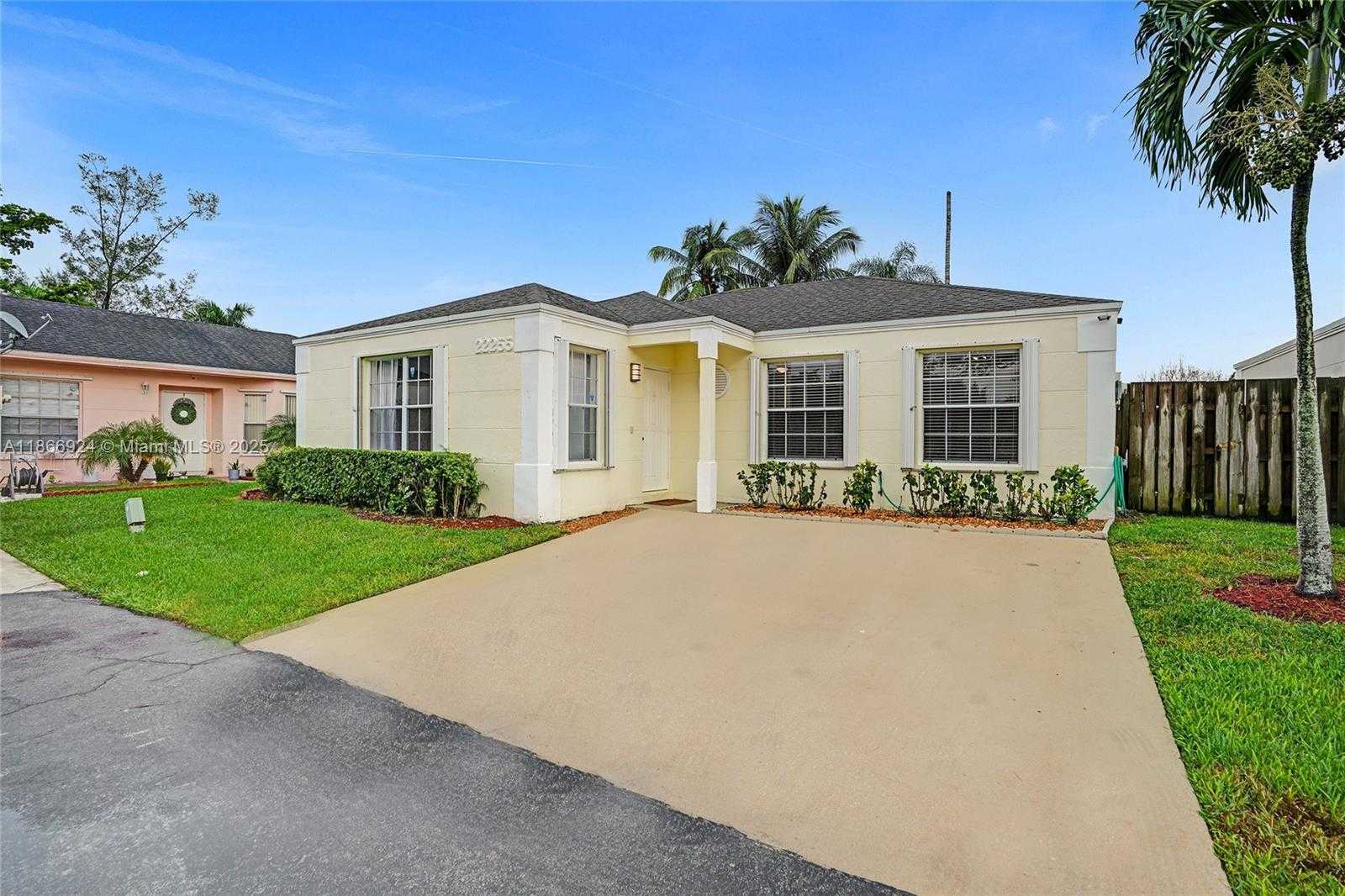 Small Image of 22255 SOUTH WEST 97TH CT, Cutler Bay Number 2