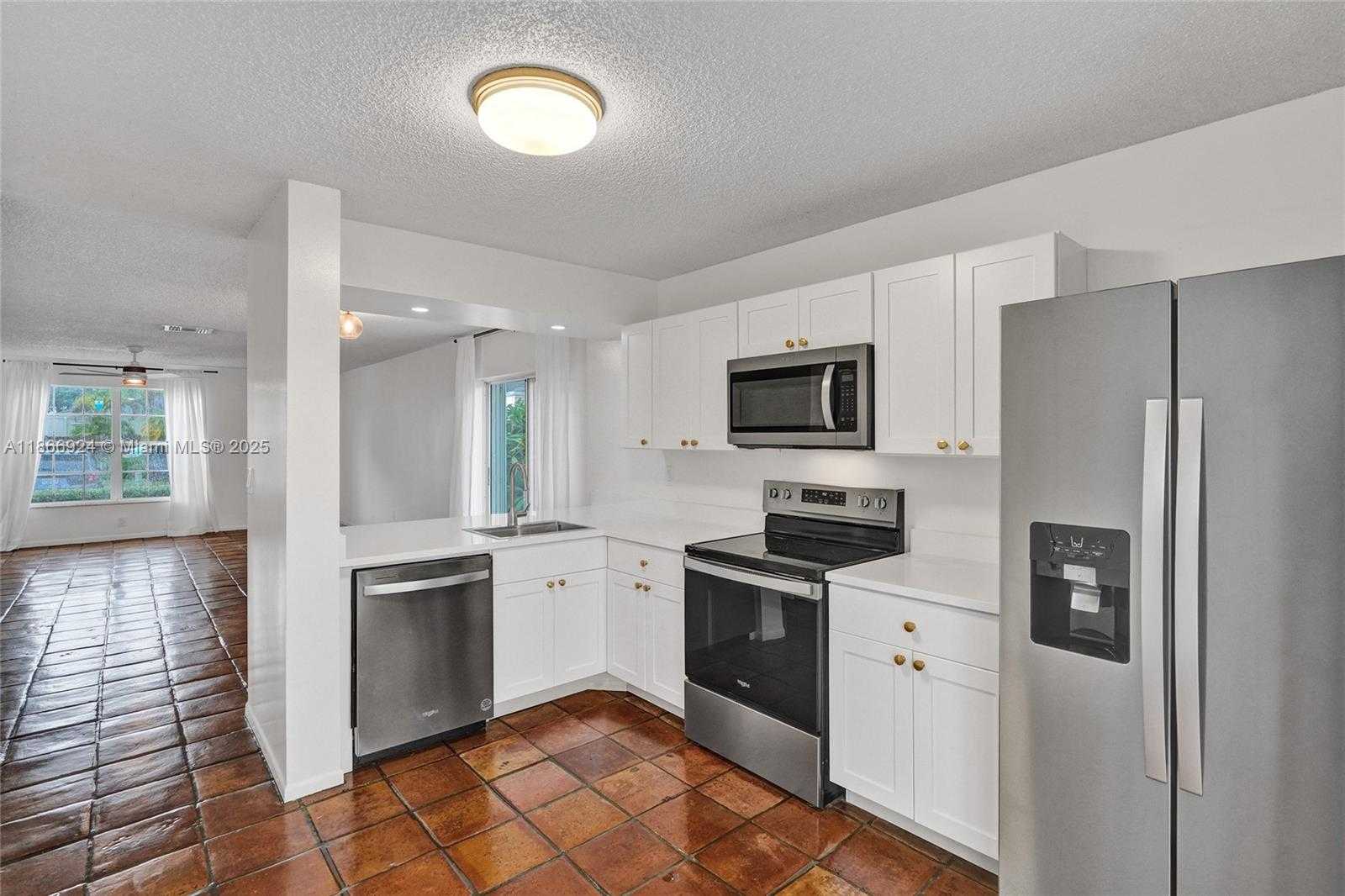 Small Image of 22255 SOUTH WEST 97TH CT, Cutler Bay Number 4