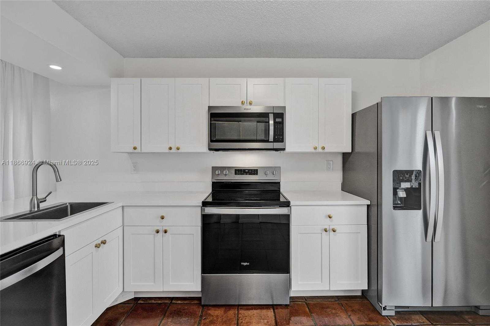 Small Image of 22255 SOUTH WEST 97TH CT, Cutler Bay Number 5