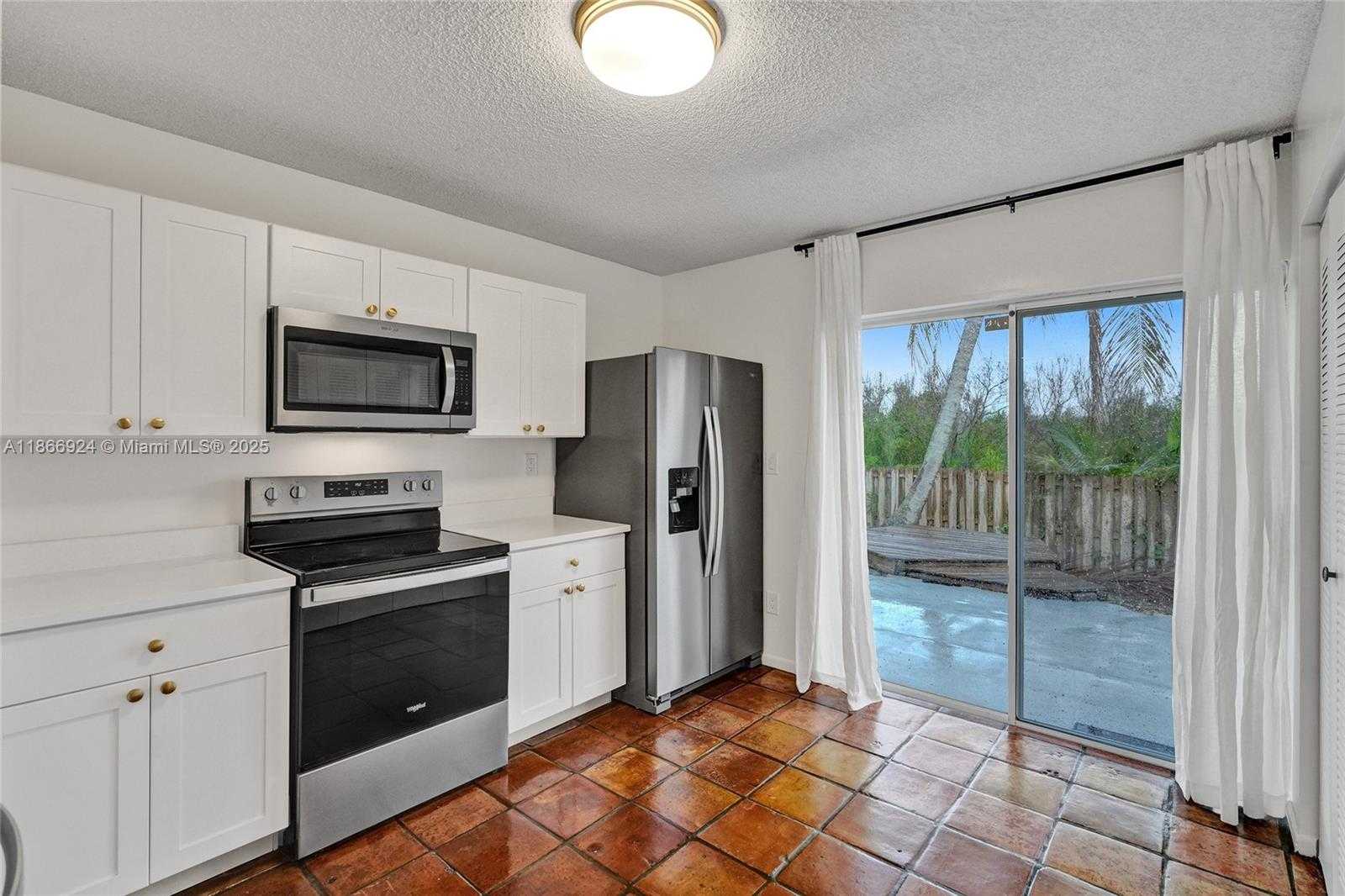Small Image of 22255 SOUTH WEST 97TH CT, Cutler Bay Number 6