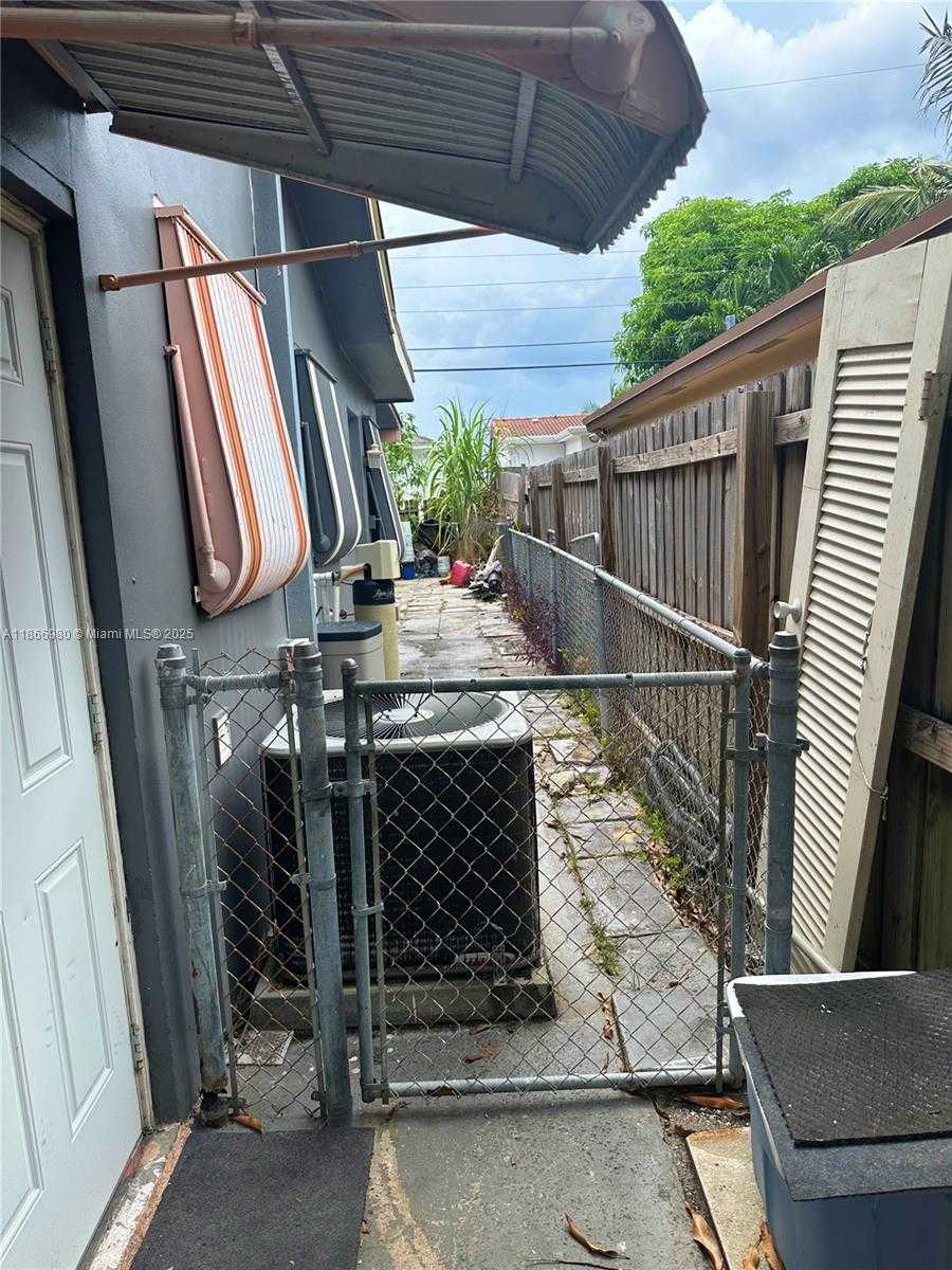 Small Image of 3801 NORTH EAST 15TH AVE, Pompano Beach Number 19