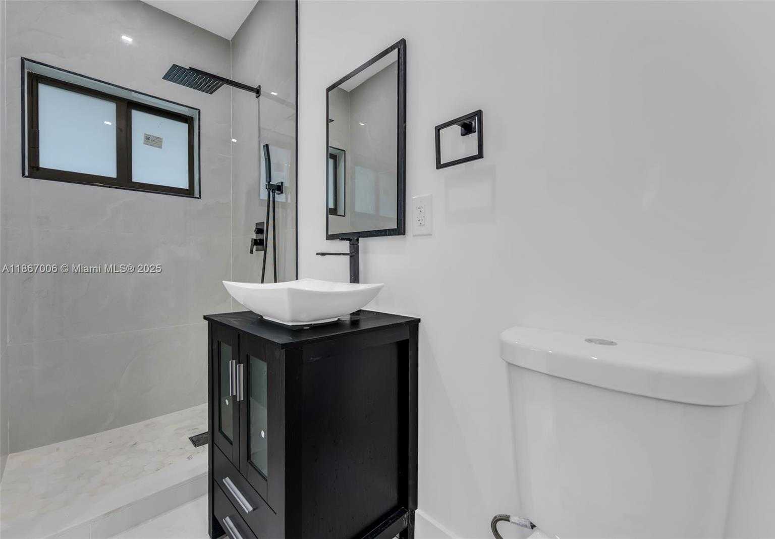 Small Image of 3444 BUCHANAN ST, Hollywood Number 23