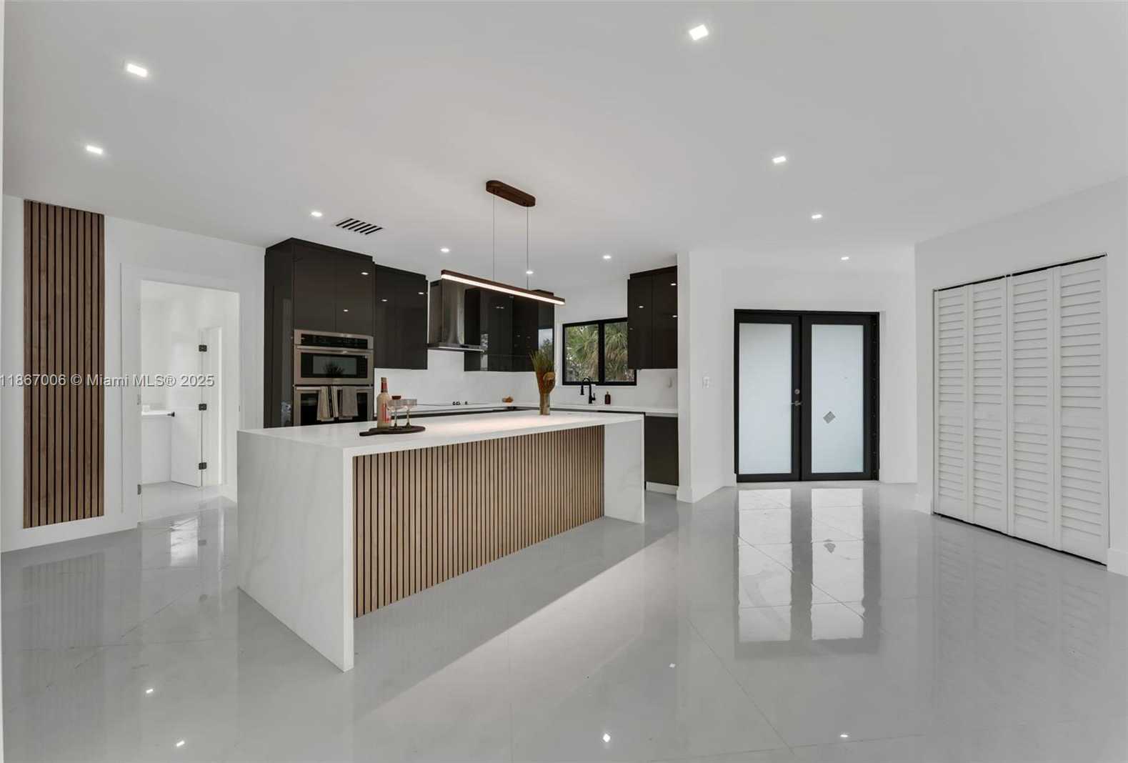 Small Image of 3444 BUCHANAN ST, Hollywood Number 5