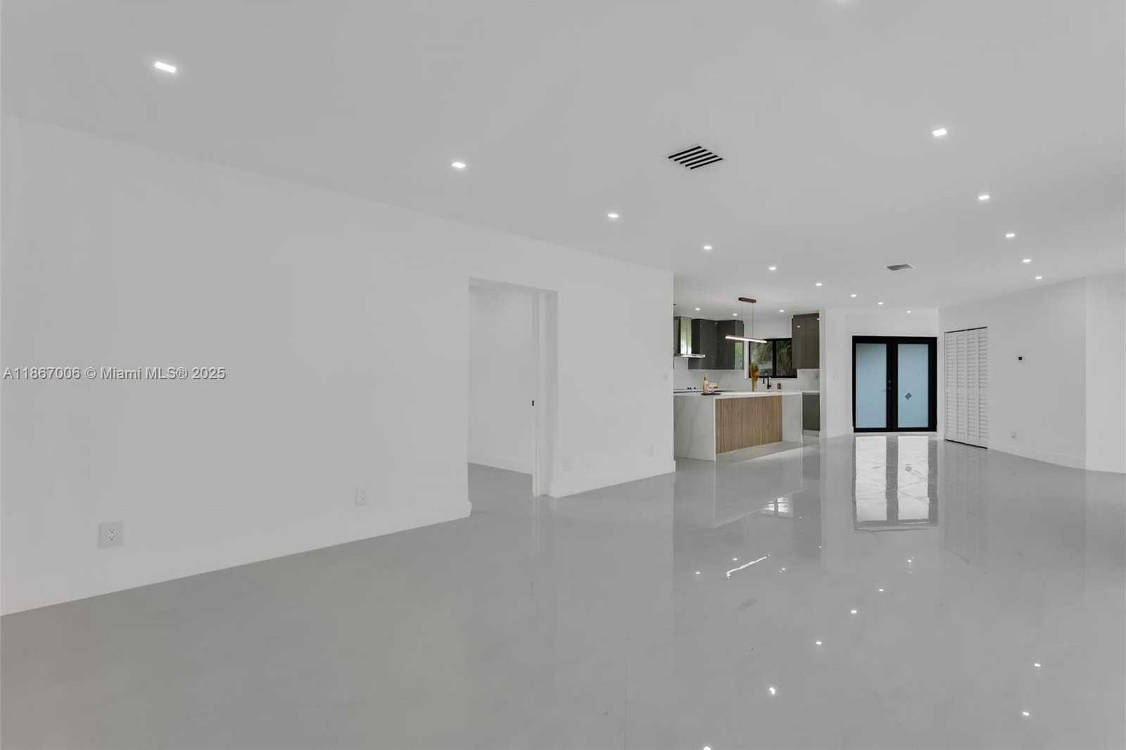 Small Image of 3444 BUCHANAN ST, Hollywood Number 9