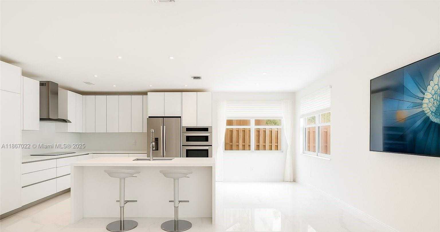 Small Image of 8770 SOUTH WEST 204TH ST, Cutler Bay Number 3