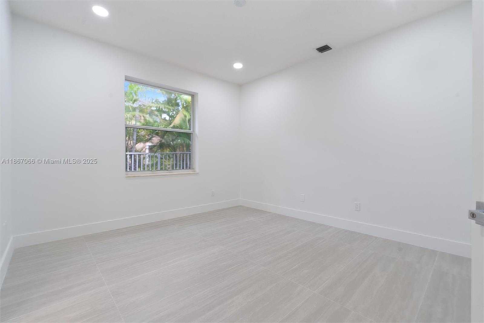 Small Image of 21677 MARIGOT DR, Boca Raton Number 32
