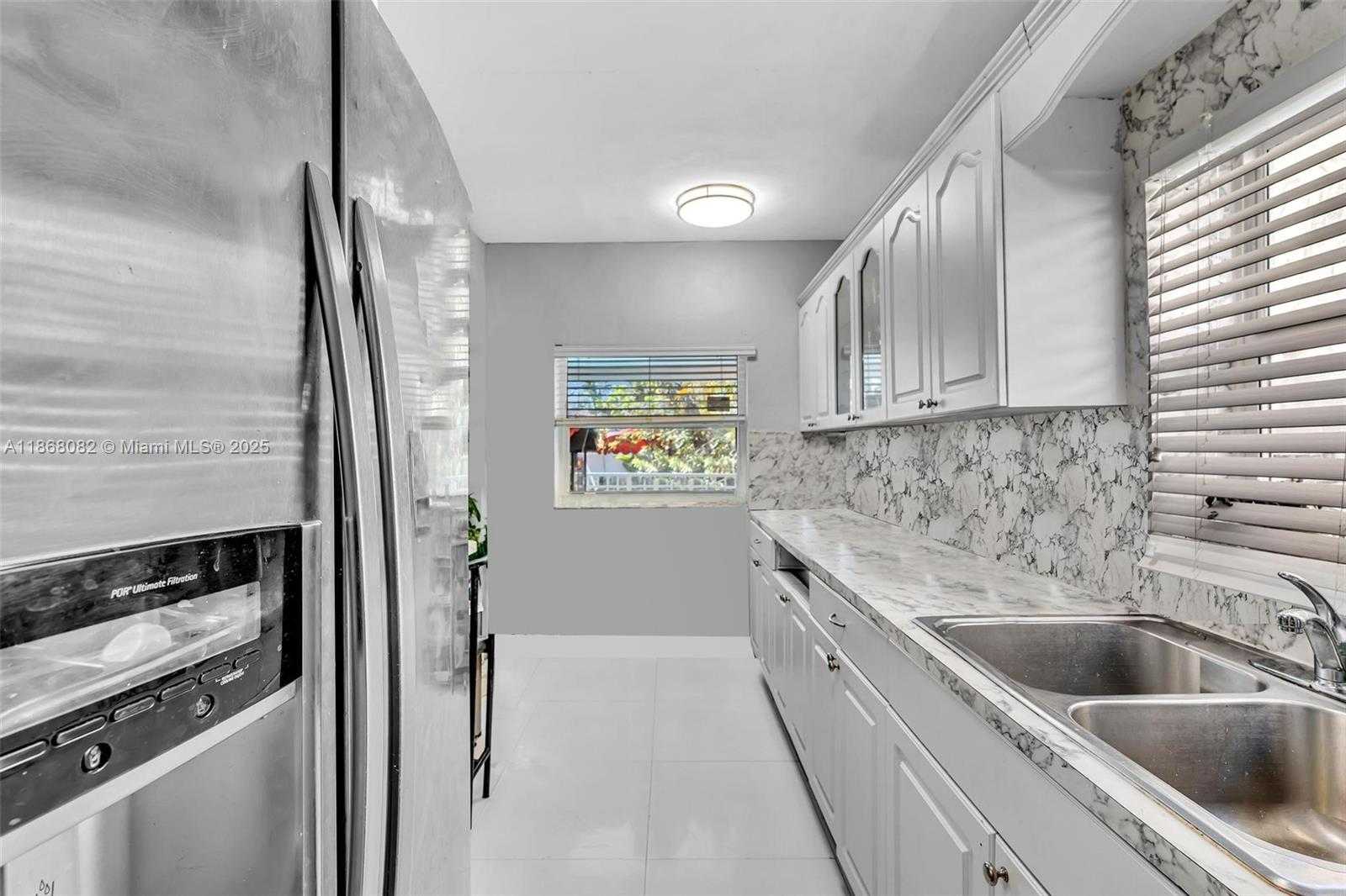 Small Image of 690 SOUTH EAST 8TH ST, Hialeah Number 13