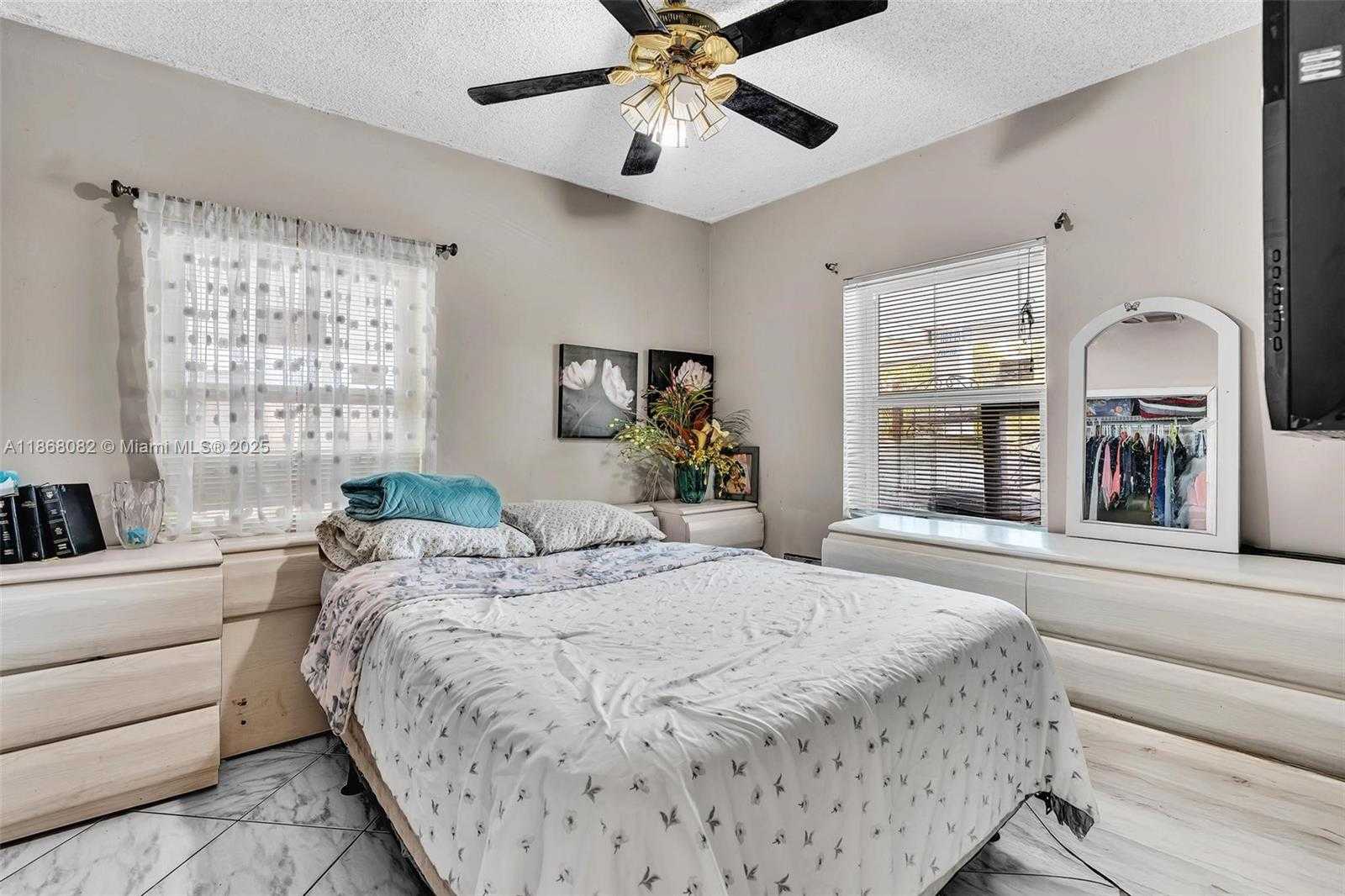 Small Image of 690 SOUTH EAST 8TH ST, Hialeah Number 16