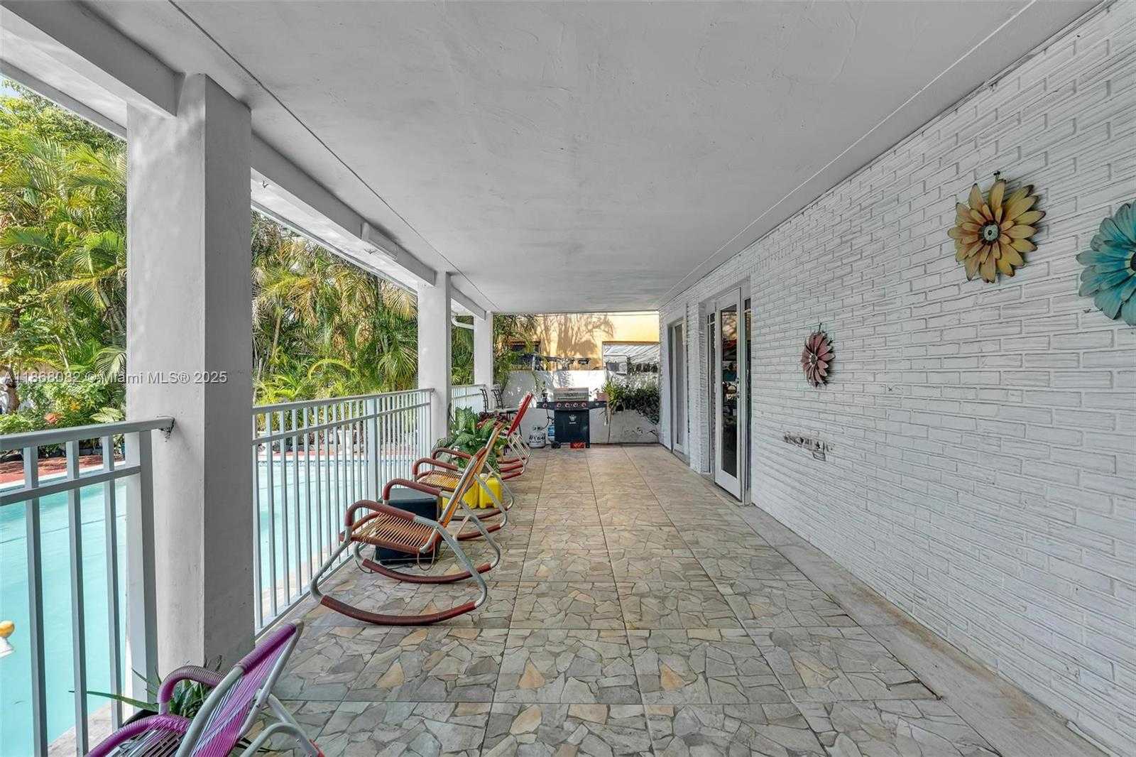 Small Image of 690 SOUTH EAST 8TH ST, Hialeah Number 22