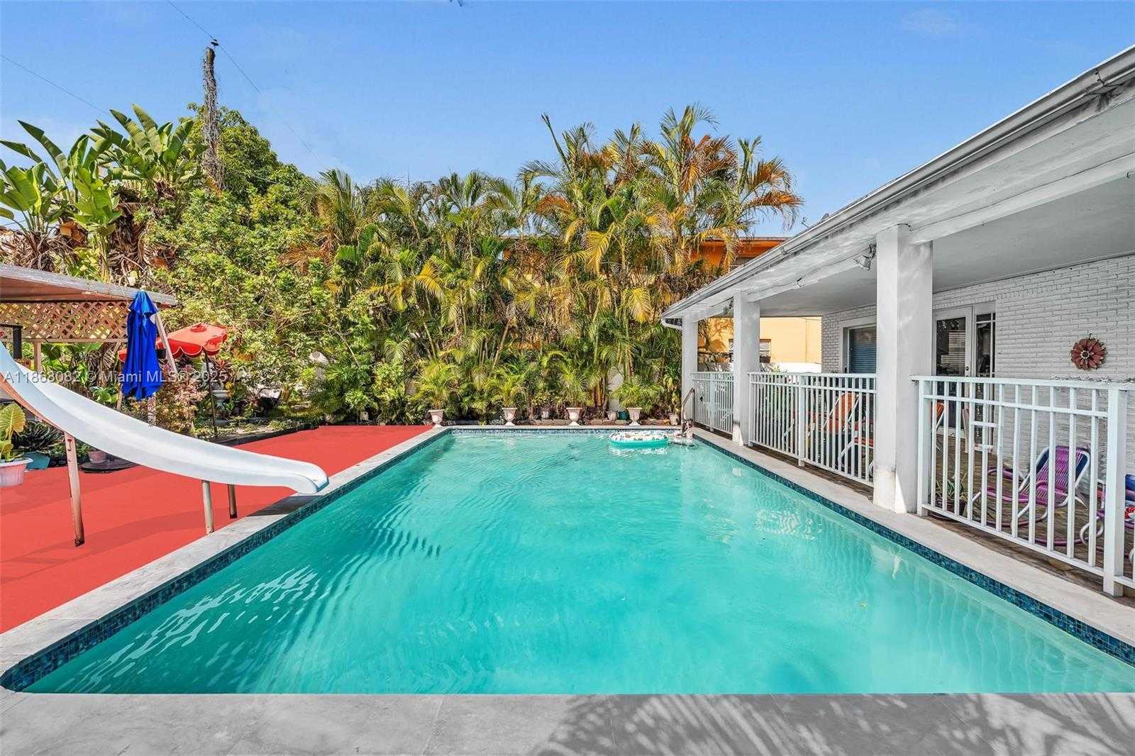 Small Image of 690 SOUTH EAST 8TH ST, Hialeah Number 23