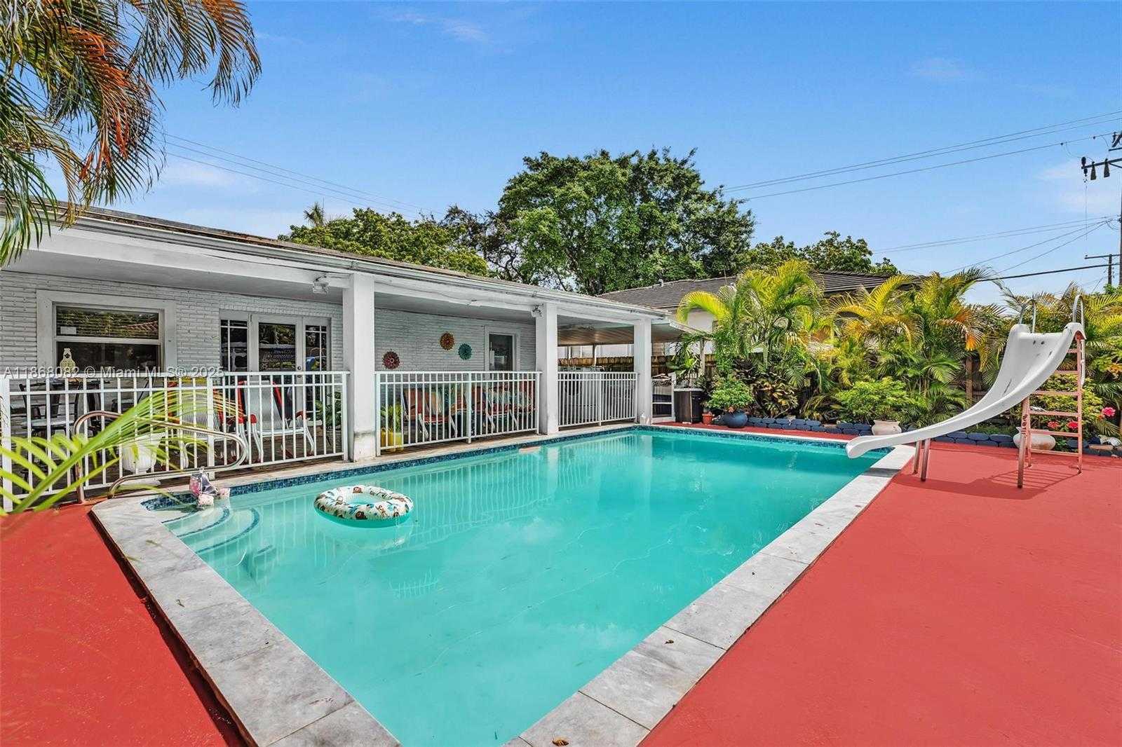 Small Image of 690 SOUTH EAST 8TH ST, Hialeah Number 24