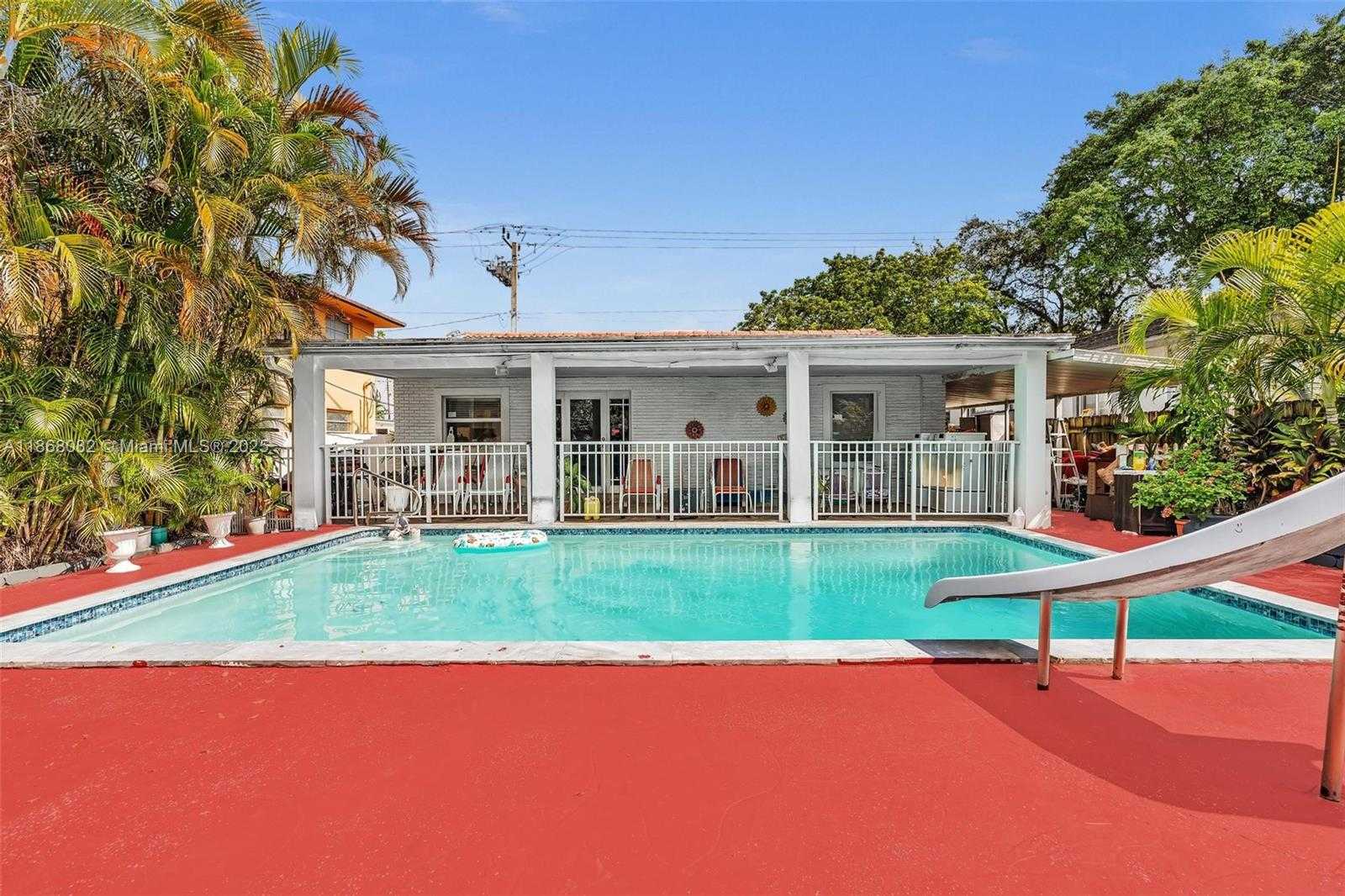 Small Image of 690 SOUTH EAST 8TH ST, Hialeah Number 25