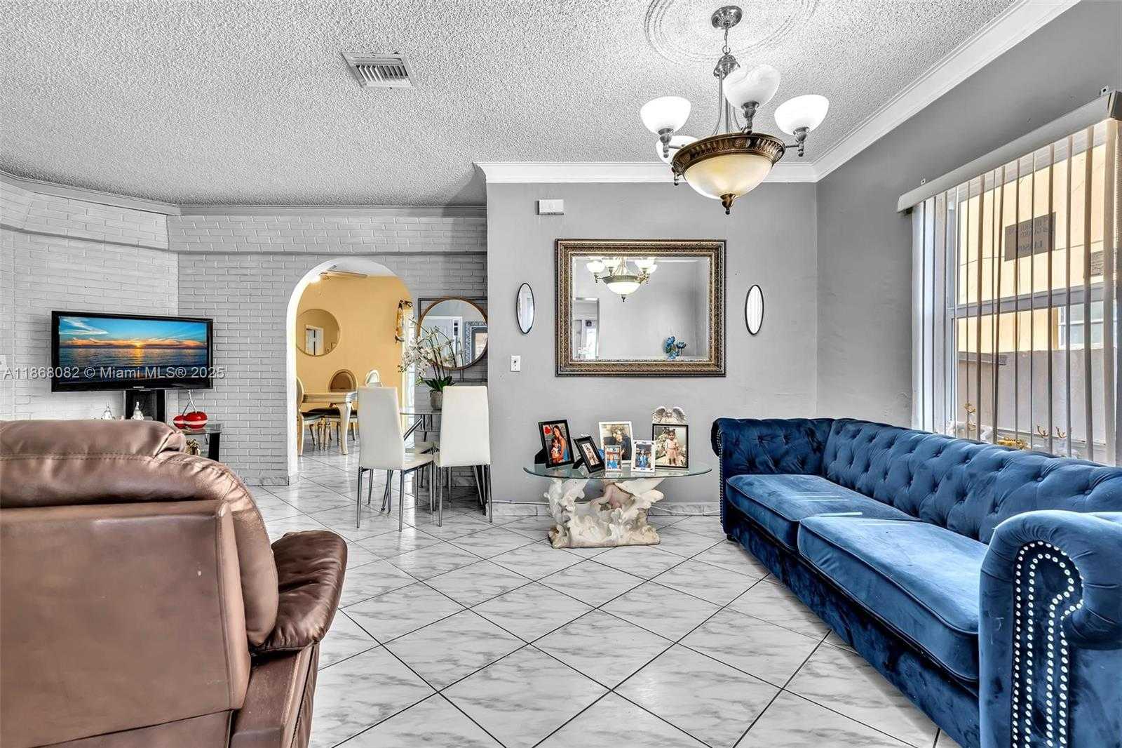Small Image of 690 SOUTH EAST 8TH ST, Hialeah Number 4