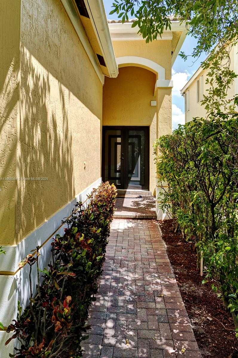 Small Image of 4362 FOXTAIL LN, Weston Number 18