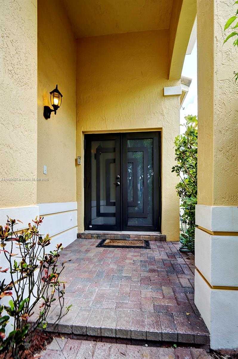 Small Image of 4362 FOXTAIL LN, Weston Number 2