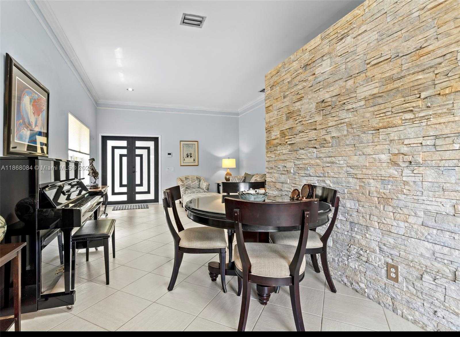 Small Image of 4362 FOXTAIL LN, Weston Number 22