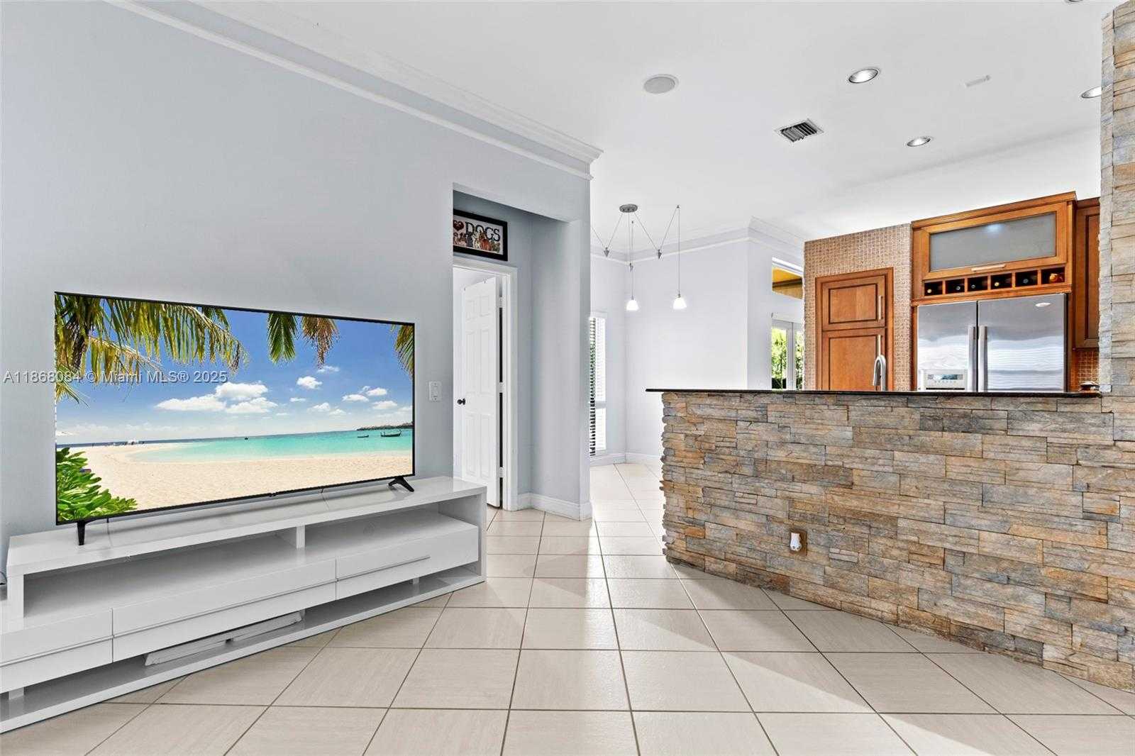 Small Image of 4362 FOXTAIL LN, Weston Number 27