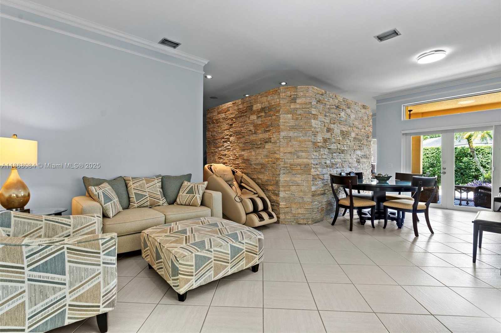 Small Image of 4362 FOXTAIL LN, Weston Number 3