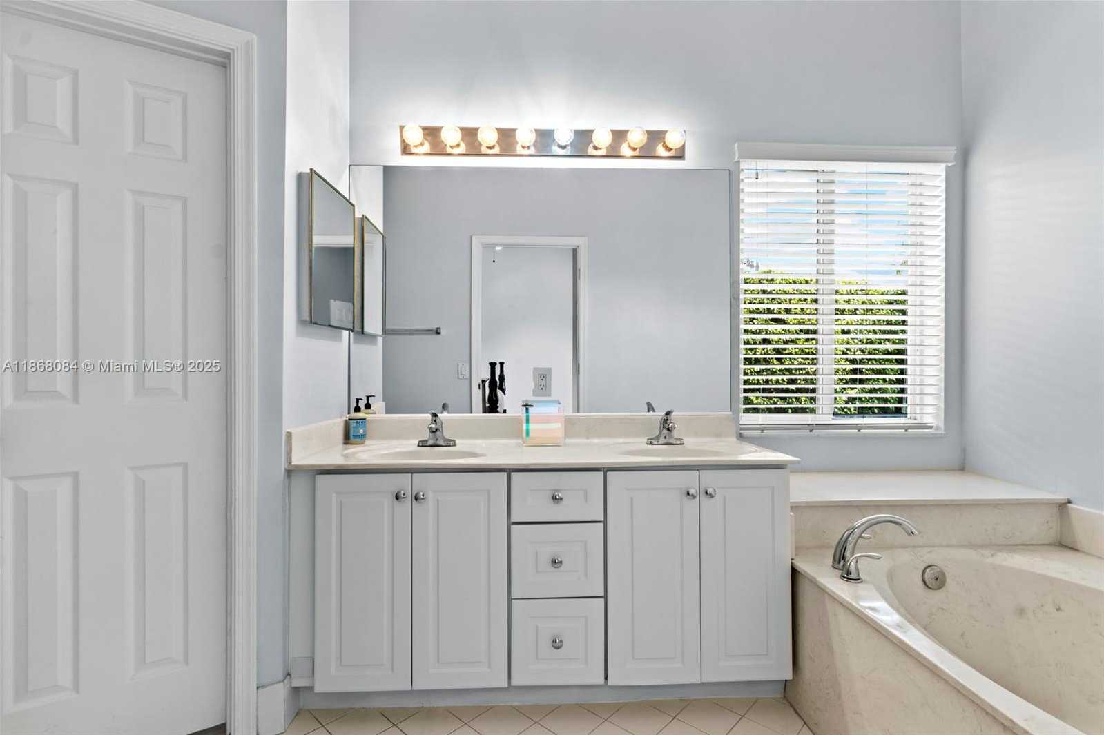 Small Image of 4362 FOXTAIL LN, Weston Number 30