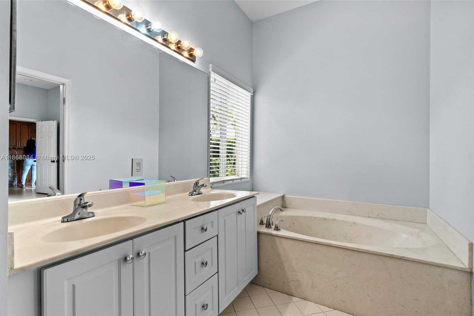 Small Image of 4362 FOXTAIL LN, Weston Number 31