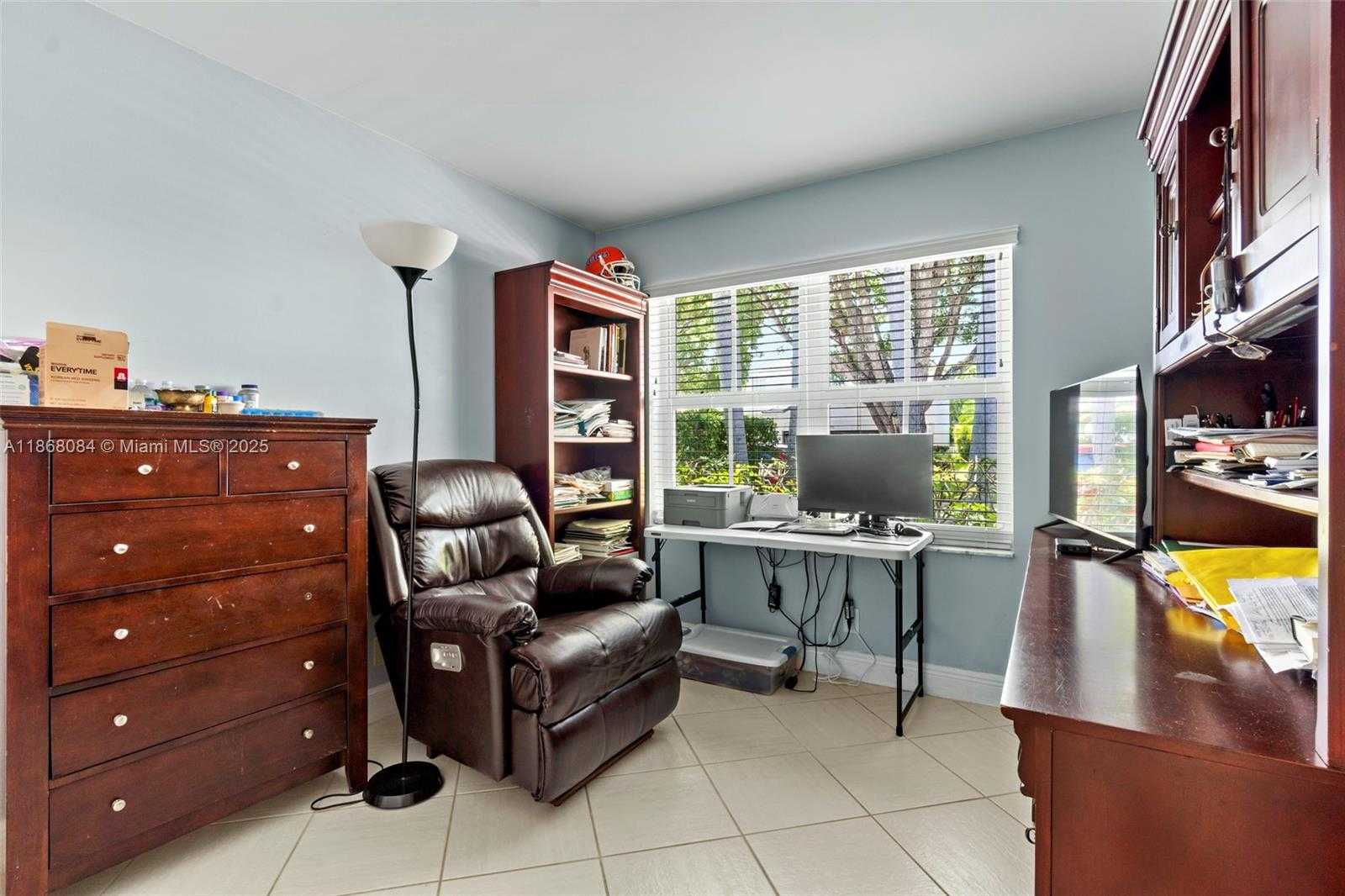 Small Image of 4362 FOXTAIL LN, Weston Number 38