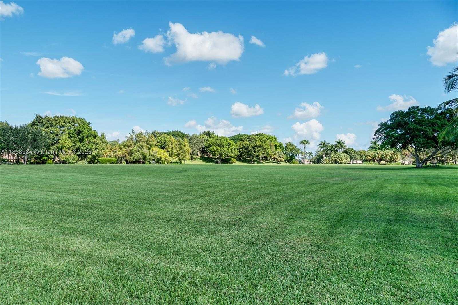 Small Image of 4362 FOXTAIL LN, Weston Number 56